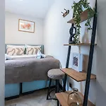 Cozy With New Shower Near Popodium 013 טילבורג