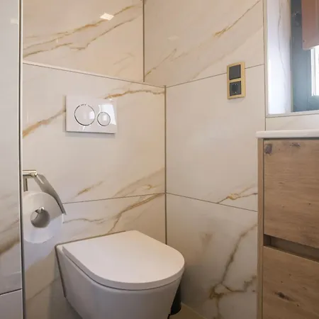 Cozy And Budget-Friendly Stay In Tilburg For 2 *