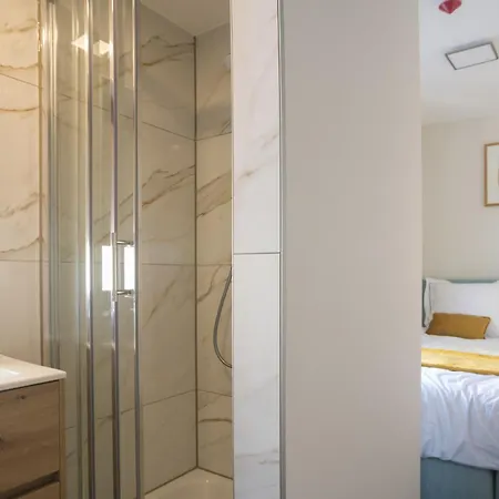 Апартаменты Cozy And Budget-Friendly Stay In Tilburg For 2