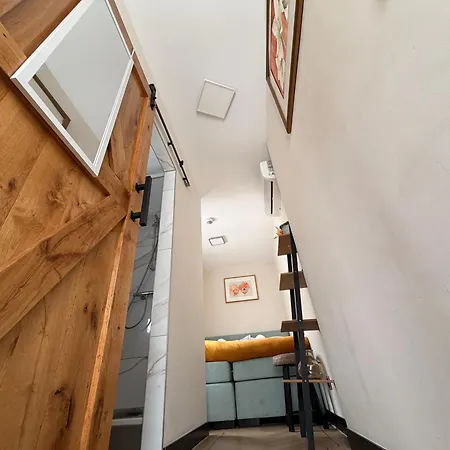 Near Hotspots Stay, W Shared Kitchen