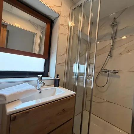 Near Hotspots Stay, W Shared Kitchen Aparthotel