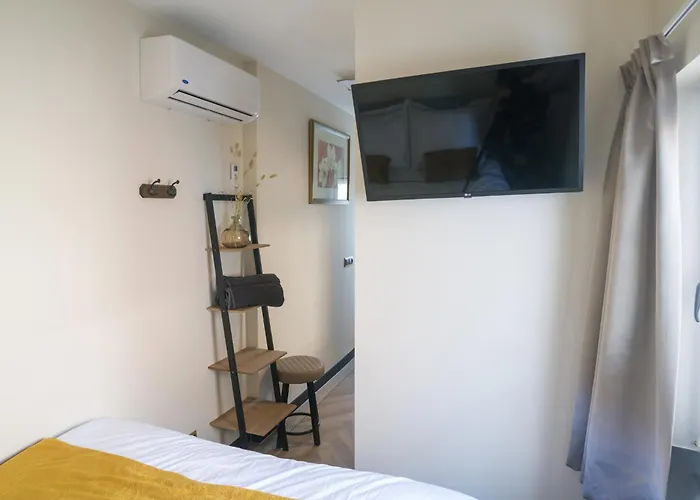 Cozy With New Shower Near Popodium 013 * Tilburg